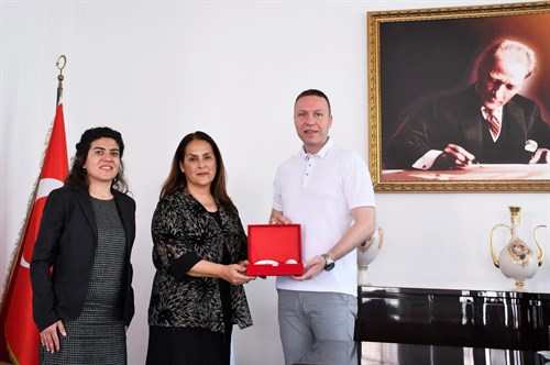 Kızılay Muğla Kan Bağışı Merkezi Müdürü Öner'den Milas Kaymakamı M. Ünver Böke'ye Ziyaret  